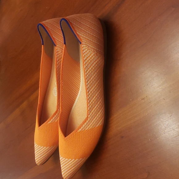 Orange sherbert Rothy's size 7.5 - Picture 5 of 6